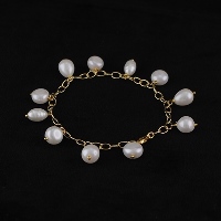 Bracelet Chaîne Dorée Perle Nacrée