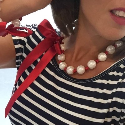 Collier d'Exception Ruban Rouge et Perles Blanches