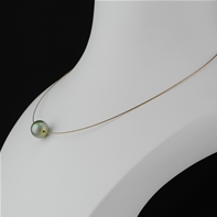 Collier Margot grosse Perle nacrée Vert amande