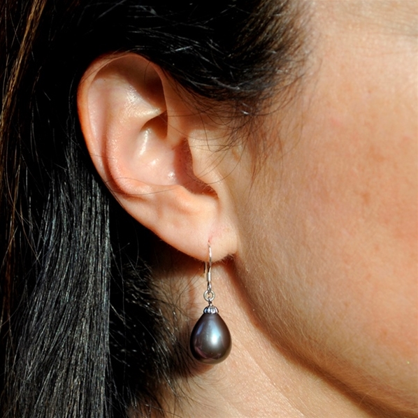 boucles d'oreilles pendantes perles noires boucles d'oreilles pendantes perles noires