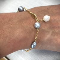 Bracelet Mailles et Perles Nuances Gris Noir