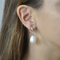 Boucles d'oreilles Clips pendantes et goutte blanche