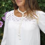 Long collier sautoir de perles blanches Malory