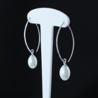 Boucle Créole et Perle Oeuf Blanche