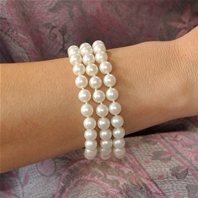 Bracelet manchette perles blanches 8mm & fermoir magnétique Jackie