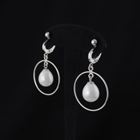 Boucle Clips Anneau et Perle Blanche