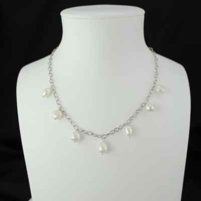 Collier Vintage En Perles De Porcelaine Blanche Avec Nœud - Bijou Fantaisie élégant Pour Femme, état Impeccable