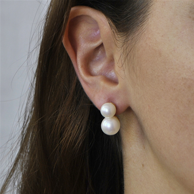 Boucles d'oreilles clous double perle blanches nacrées