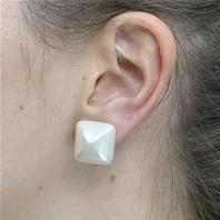 Boucles Clips d'oreilles cabochons perles blanches irisées 18mm