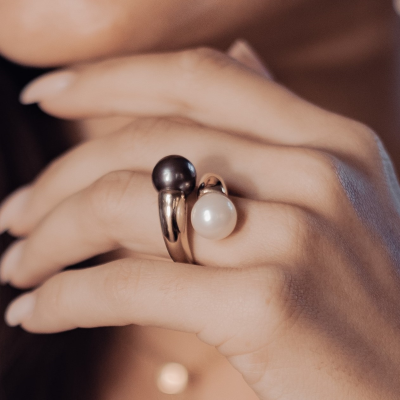 Bague Argent Pl. Or Perles Nacrées Blanc et Gris Foncé